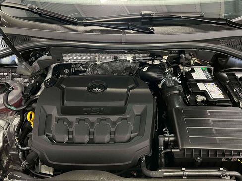 Used 2023 Volkswagen Tiguan SE R-Line image 39