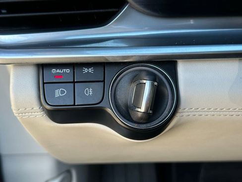 Used 2023 Porsche Panamera Platinum Edition image 35
