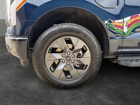 Used 2025 Ford F150 Lightning Flash AWD/4WD image 4