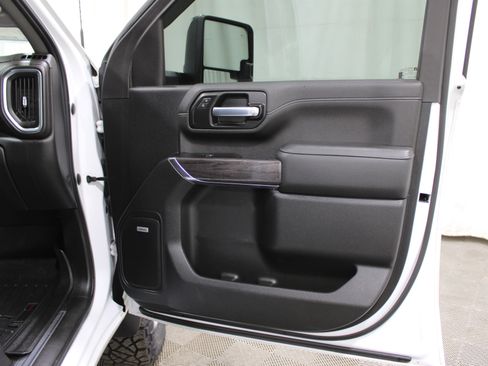 Used 2022 Chevrolet Silverado 2500 LTZ w/ LTZ Plus Package image 28