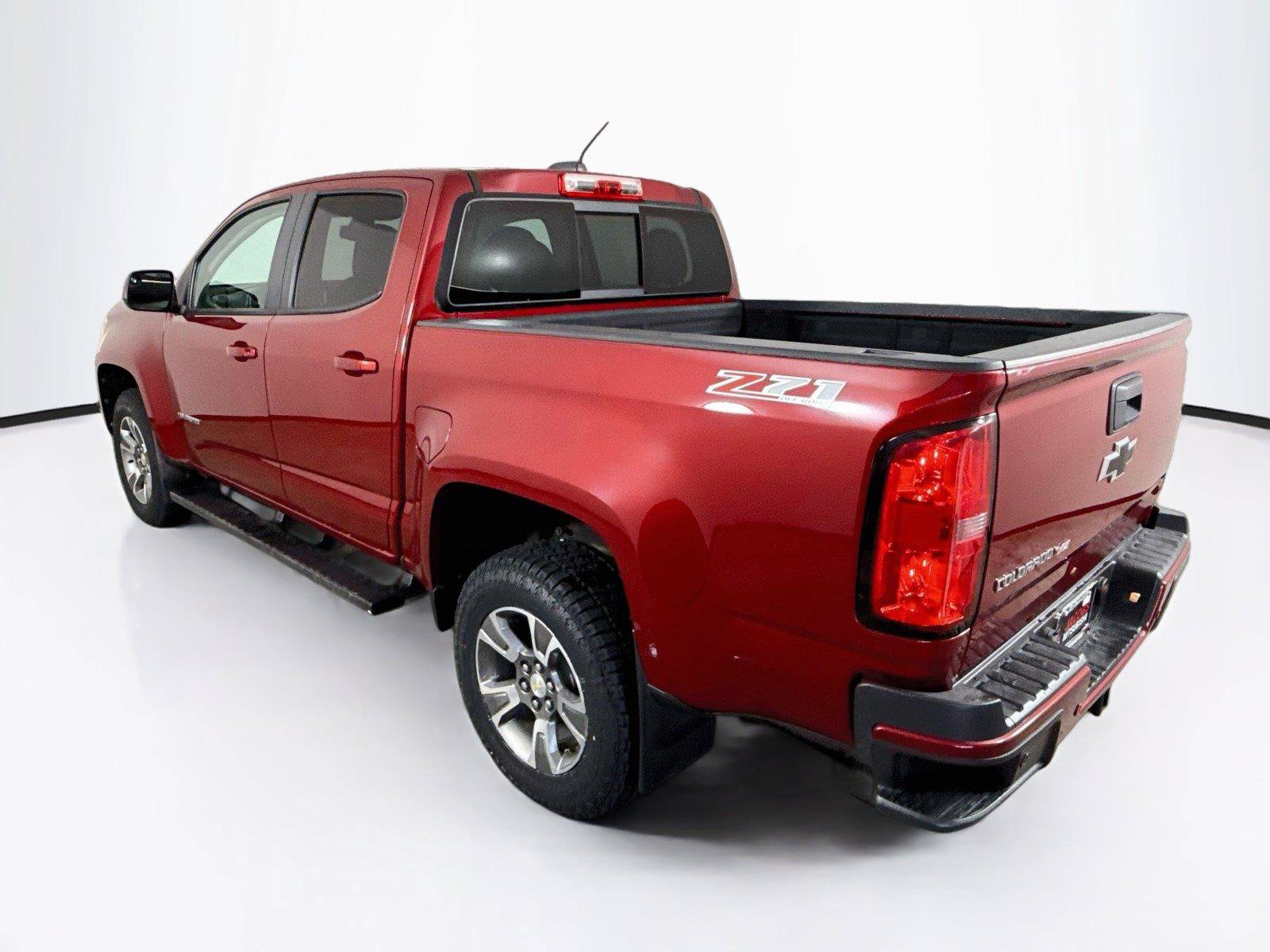 Used 2019 Chevrolet Colorado Z71 AWD/4WD image 3