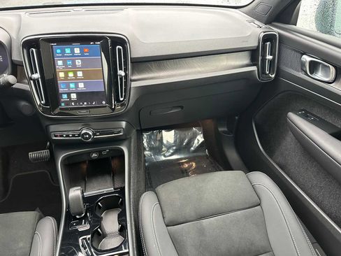 Used 2023 Volvo C40 P8 Recharge Plus w/ Climate Package image 18