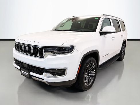 Used 2022 Jeep Wagoneer Series III AWD/4WD image 5