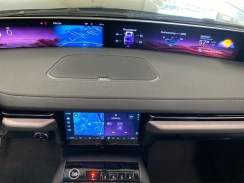 New 2026 Lincoln Navigator Premiere AWD/4WD image 24