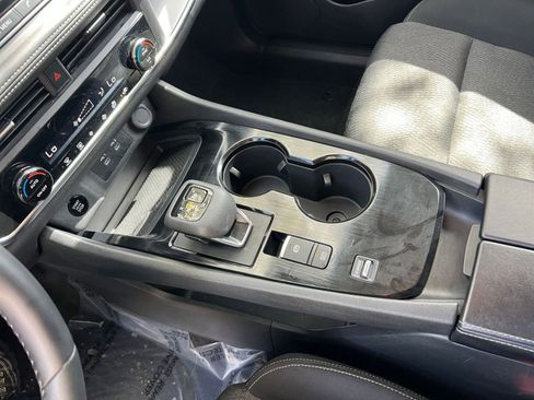 Used 2025 Nissan Rogue SV FWD image 42