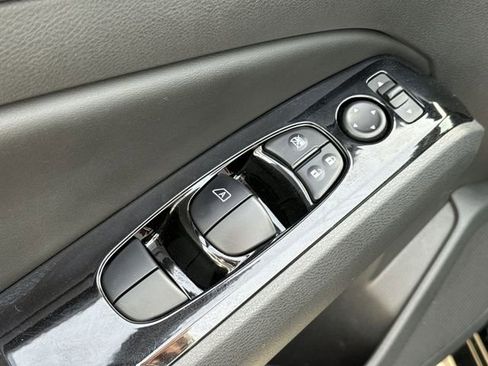 Used 2023 Nissan Altima 2.5 SV image 17