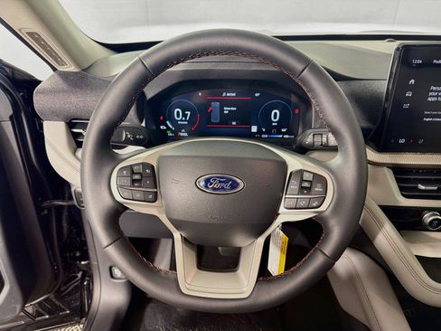 New 2026 Ford Explorer Active w/ Active Comfort Package AWD/4WD image 3