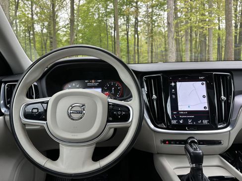 Used 2020 Volvo V60 T5 Cross Country AWD/4WD image 23