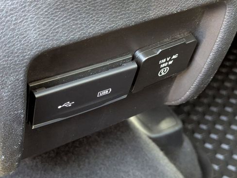 Used 2020 Jeep Cherokee Trailhawk AWD/4WD image 28