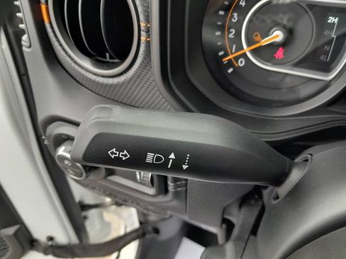 Used 2026 Jeep Gladiator Mojave AWD/4WD image 16