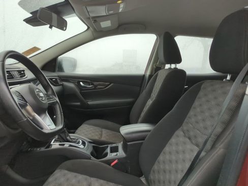 Used 2019 Nissan Rogue Sport SV w/ Technology Package image 6