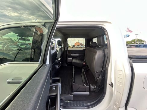 Used 2022 Ford F150 Lariat w/ Equipment Group 502A High AWD/4WD image 9