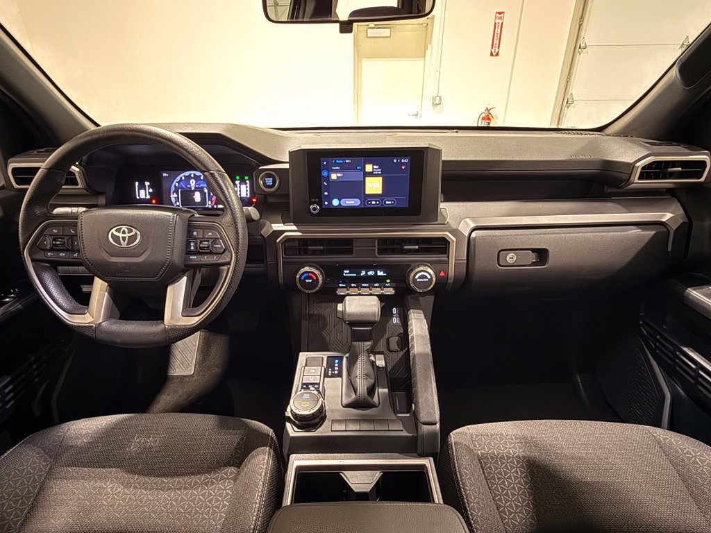 Used 2025 Toyota 4Runner SR5 AWD/4WD image 28