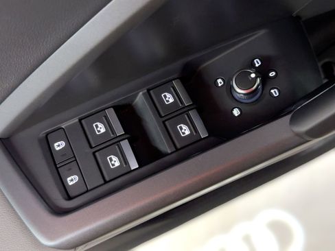 Certified 2025 Audi Q3 2.0T Premium w/ Convenience Package image 12