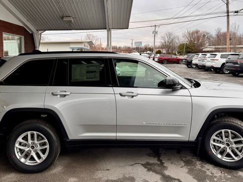 New 2026 Jeep Grand Cherokee Laredo X AWD/4WD image 5