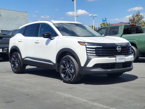 New 2026 Nissan Kicks SR FWD image 14