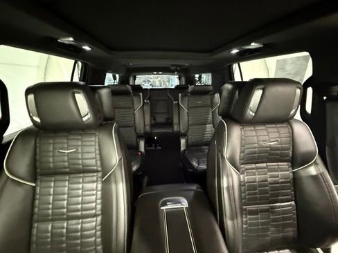 Used 2023 Cadillac Escalade ESV Sport Platinum image 35