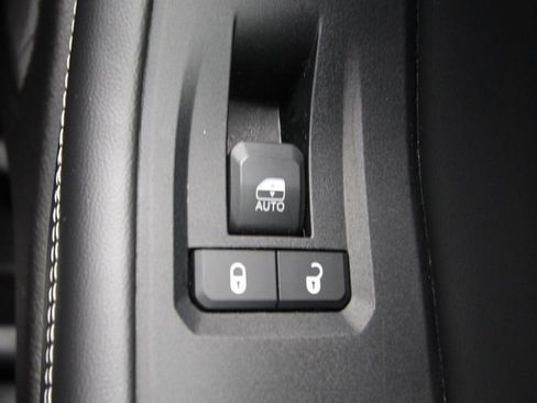 Used 2024 Jeep Grand Cherokee Altitude image 22