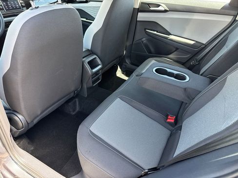 Used 2023 Volkswagen Taos S FWD image 17