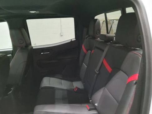 Used 2024 Chevrolet Colorado Z71 w/ Z71 Convenience Package 2 AWD/4WD image 19