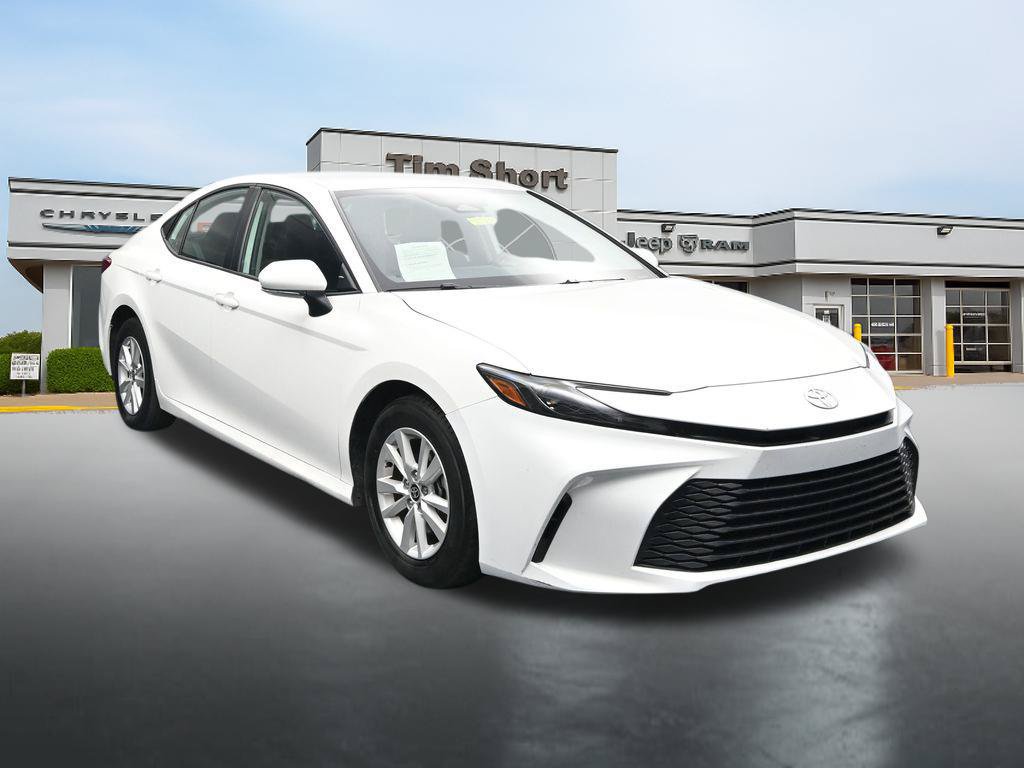 Used 2025 Toyota Camry LE FWD image 7