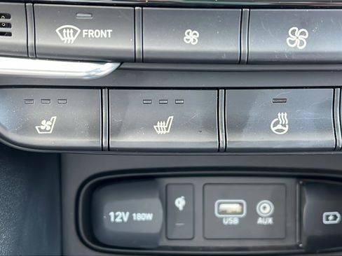Used 2020 Hyundai Santa Fe Limited FWD image 28