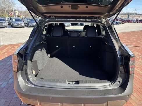 Used 2025 Nissan Kicks SR w/ Interior Electronics Package AWD/4WD image 28
