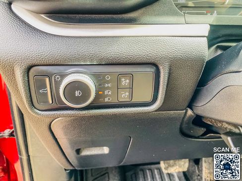 Used 2020 Ford Explorer XLT w/ Equipment Group 202A RWD image 19