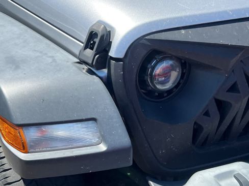 Used 2019 Jeep Wrangler Unlimited Sport S AWD/4WD image 13