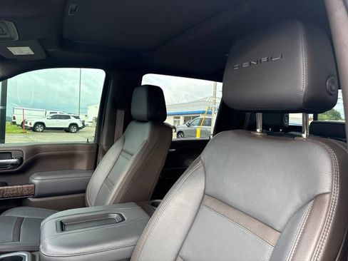 Used 2022 GMC Sierra 3500 Denali w/ Denali Black Diamond Edition AWD/4WD image 9