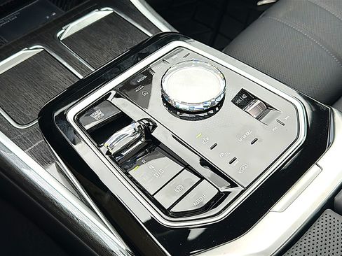 New 2026 BMW 740i RWD image 25