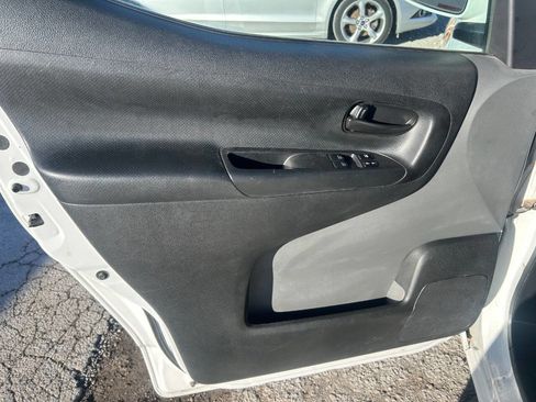 Used 2015 Chevrolet City Express LT w/ Technology Package image 5