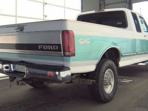 Used 1996 Ford F250 XLT image 3