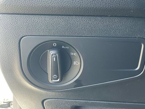 Used 2023 Volkswagen Tiguan SE R-Line image 18