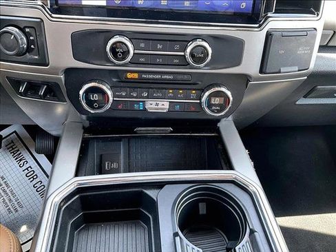 Used 2022 Ford F250 Lariat w/ Lariat Ultimate Package AWD/4WD image 23