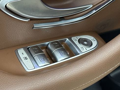 Used 2018 Mercedes-Benz E 300 4MATIC image 20