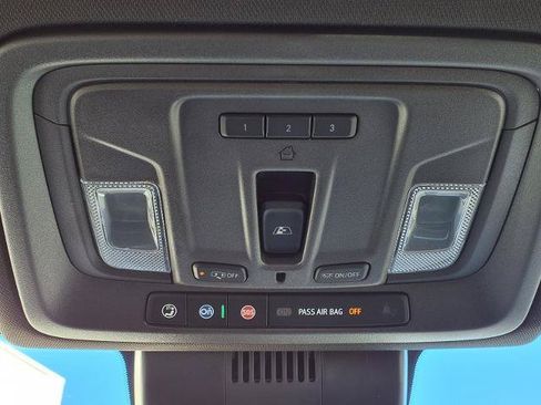 Used 2026 GMC Sierra 1500 SLT RWD image 17