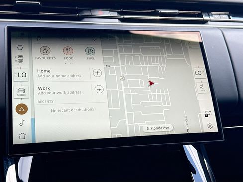 Used 2025 Land Rover Range Rover Sport Dynamic SE image 32