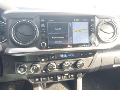 Used 2022 Toyota Tacoma Limited image 16