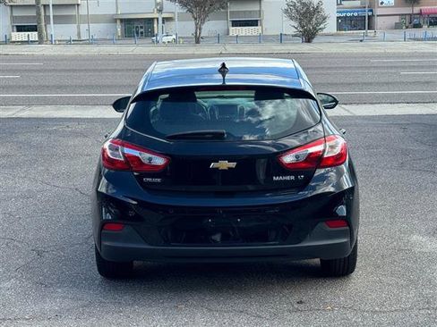 Used 2018 Chevrolet Cruze LT w/ Convenience Package image 3