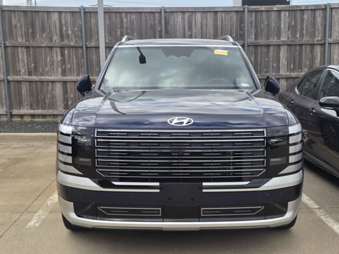 Used 2026 Hyundai Palisade Calligraphy FWD image 2