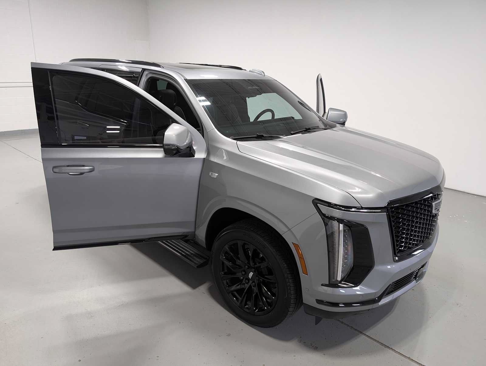 Used 2026 Cadillac Escalade Sport w/ LPO, ONYX Package AWD/4WD image 17