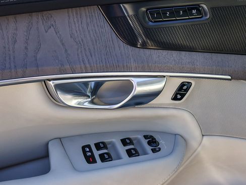 New 2026 Volvo XC90 B6 Ultra image 33