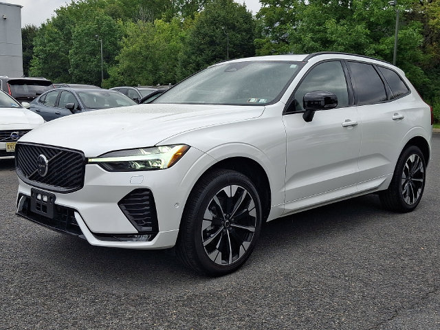 Used 2026 Volvo XC60 B5 Plus AWD/4WD image 3
