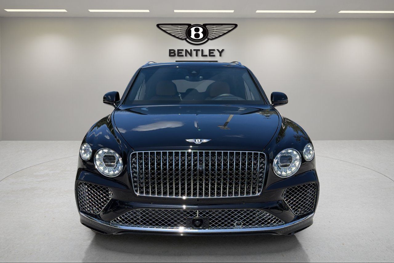 Used 2025 Bentley Bentayga AWD/4WD image 16
