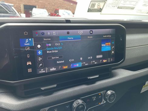 New 2025 Jeep Gladiator Sport image 13