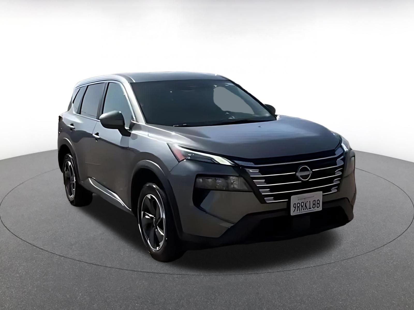 Used 2025 Nissan Rogue SV AWD/4WD image 3