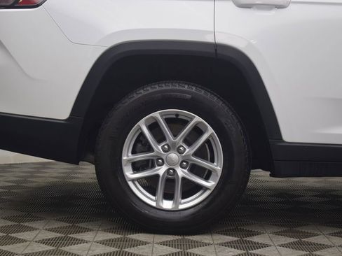 Used 2021 Jeep Grand Cherokee L Laredo w/ Luxury Tech Group I image 40