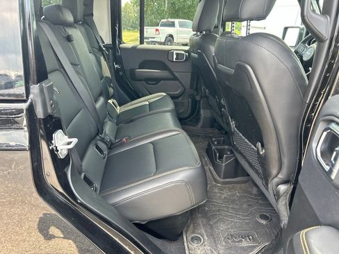 Used 2025 Jeep Gladiator Sport w/ Premium Package AWD/4WD image 14