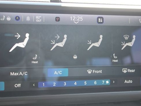 Used 2025 Jeep Wrangler Unlimited Sahara AWD/4WD image 8